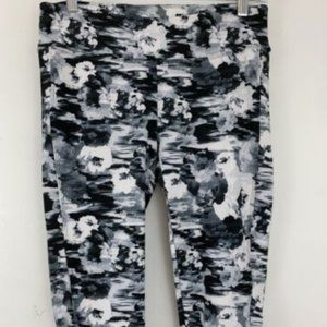 NEW Glo Yoga Capri Leggings Large Black White Floral Lattice Cut Out Leg